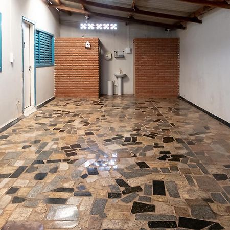 Pousada Roosevelt Quarto 03 - Pousada Central Prox Rodoviaria E Dist Industrial Hotel Uberlândia Buitenkant foto