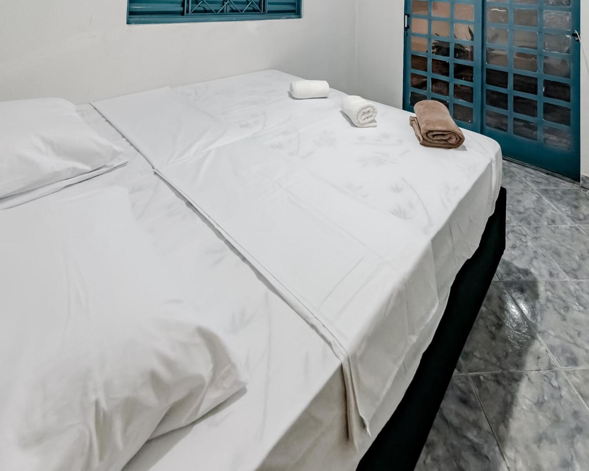 Pousada Roosevelt Quarto 03 - Pousada Central Prox Rodoviaria E Dist Industrial Hotel Uberlândia Buitenkant foto