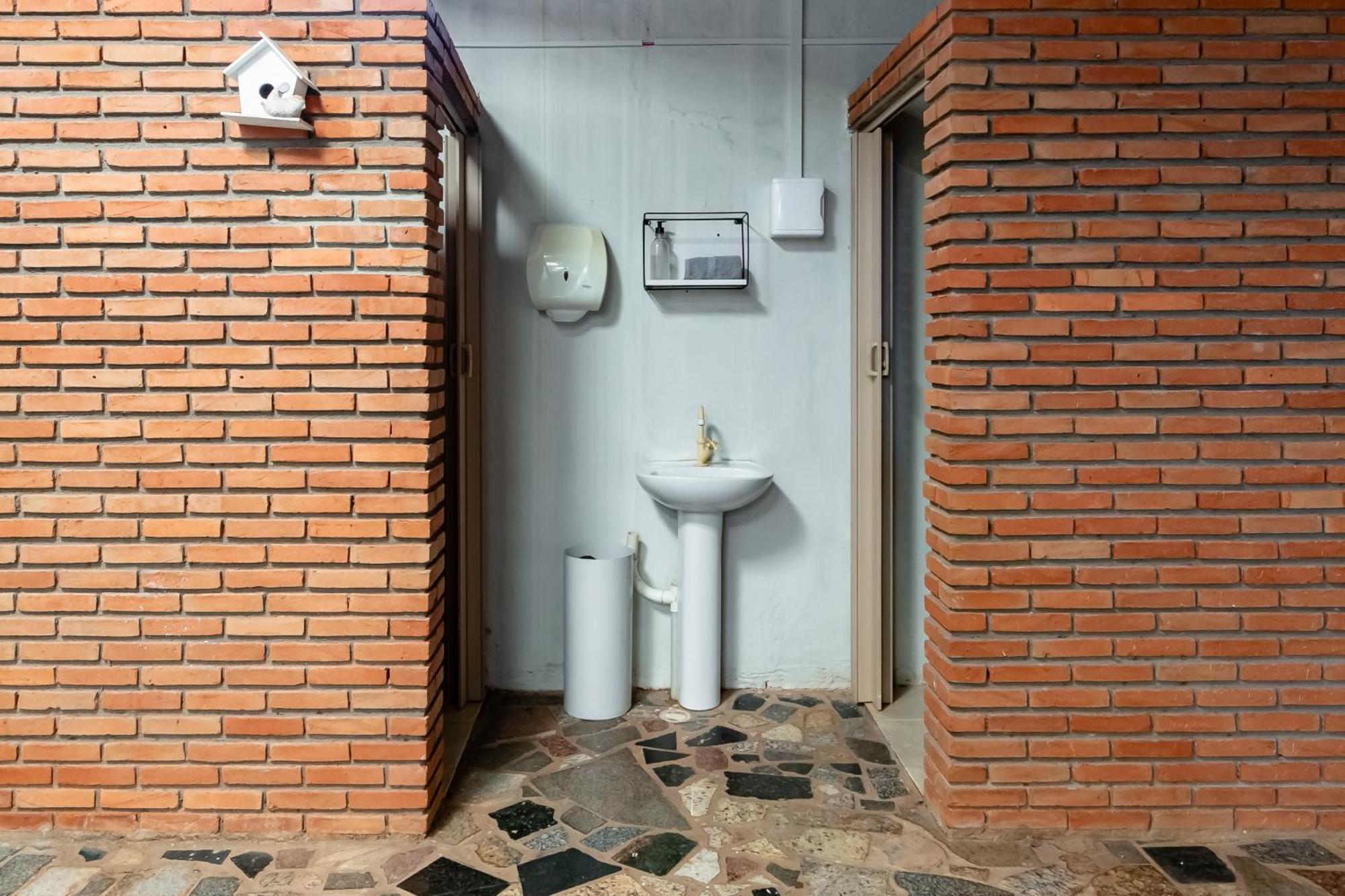 Pousada Roosevelt Quarto 03 - Pousada Central Prox Rodoviaria E Dist Industrial Hotel Uberlândia Buitenkant foto